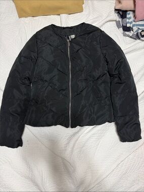 H and m Black Lightweight Puffer Jacket - Women's size 4